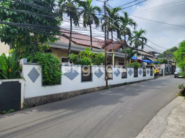 image HUNIAN STRATEGIS 4+1 KT DEKAT TOL CINERE (1)