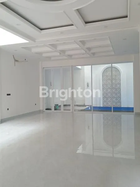 image RUMAH MEWAH AMERICAN CLASSIC SUNTER JAKUT,LOKASI STRATEGIS NYAMAN HUNI. (1)