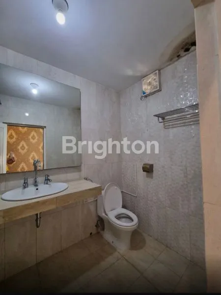 image RUMAH MEWAH 2 LANTAI DI PERUMAHAN CITRAGRAND (2)