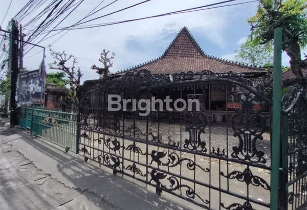 image RUMAH KLASIK ADAT JAWA – NUANSA TENANG & BERBUDAYA (1)