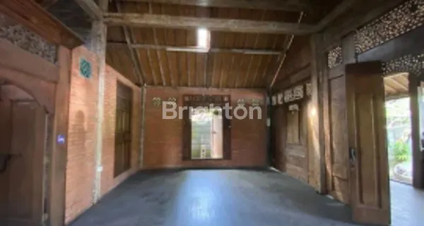 image RUMAH KLASIK ADAT JAWA – NUANSA TENANG & BERBUDAYA (4)