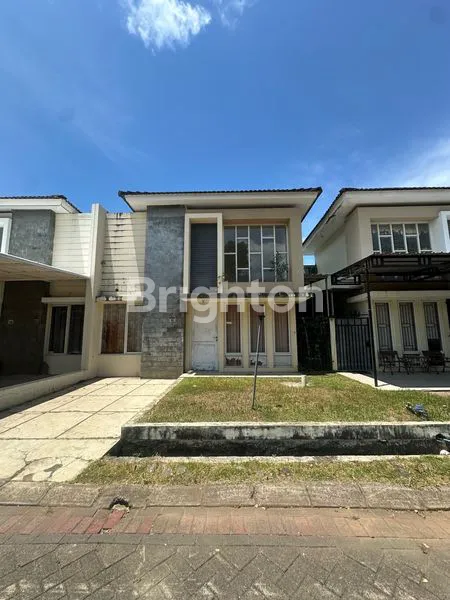 image RUMAH ELEGAN ORCHARD DRIVE, LT 144M² HARGA 1,1M (1)