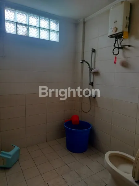 image RUKO KOMERSIL STRATEGIS 2 LANTAI DI MAIN ROAD HOLIS (7)