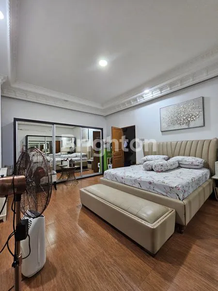 image HUNIAN 10KT STRATEGIS DI KEBUN JERUK JAKARTA BARAT (5)