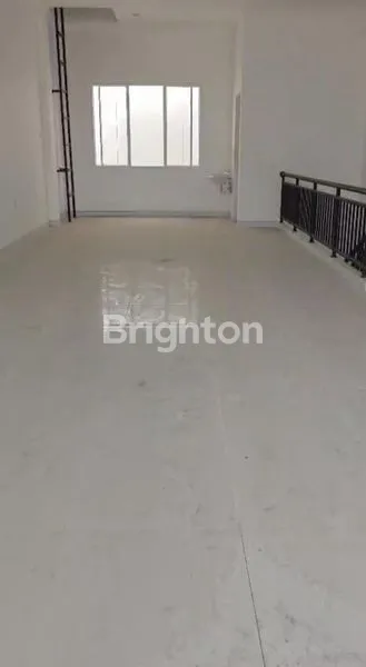 image RUMAH 2 LANTAI DIJUAL.PINGGIR JALAN (2)