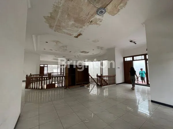 image RUMAH LOKASI STRATEGIS NOL JALAN RAYA AREA MARGOREJO (2)