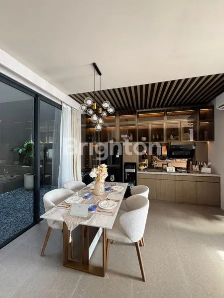 image RUMAH DI BSD, SANGAT STRATEGIS, DI TANGERANG SELATAN (6)