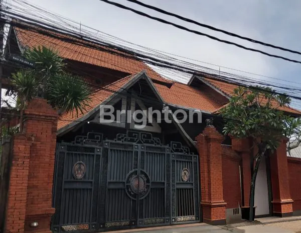 image VILLA MEWAH HADAP SELATAN – FULL FURNISHED & SIAP HUNI! (1)