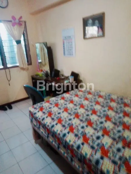 image RUMAH 2 LANTAI MURAH HOOK DARMO PERMAI TIMUR SURABAYA BARAT DEKAT SEKOLAH, TOL, HR MUHAMMAD, MAYJEN SUNGKONO, SUKOMANUNGGAL, PAKUWON MALL (2)