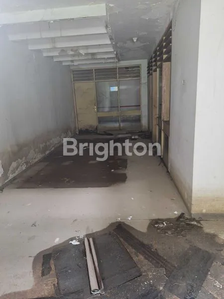 image RUMAH DAN TANAH DISEWAKAN PINGGIR JALAN (6)