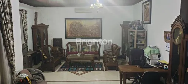 image DI JUAL RUMAH MEWAH SIAP HUNI DI JAKARTA TIMUR, 5-10 MENIT KE BANDARA HALIM, 10 MENIT KE TOL JAGORAWI, 10-15 MENIT KE TAMINI SQUARE (4)