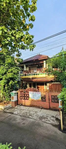 DI JUAL RUMAH MEWAH SIAP HUNI DI JAKARTA TIMUR, 5-10 MENIT KE BANDARA HALIM, 10 MENIT KE TOL JAGORAWI, 10-15 MENIT KE TAMINI SQUARE