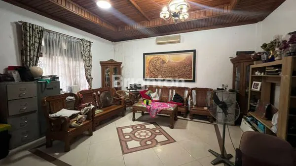 image DI JUAL RUMAH MEWAH SIAP HUNI DI JAKARTA TIMUR, 5-10 MENIT KE BANDARA HALIM, 10 MENIT KE TOL JAGORAWI, 10-15 MENIT KE TAMINI SQUARE (7)