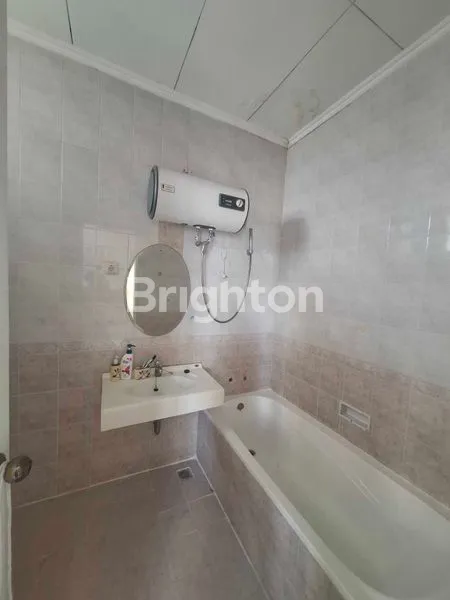 image HUNIAN EKSKLUSIF 7 KAMAR DI  CLUSTER MONACO, KOTA WISATA LT 200 (5)