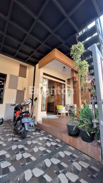 RUMAH 2 LANTAI CANTIK DI JAGAKARSA, SHM