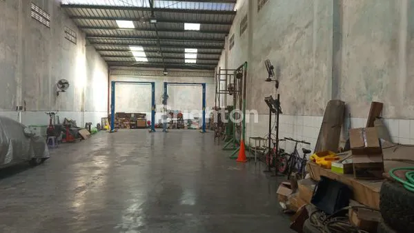 image RUANG USAHA SIAP PAKAI AREA KOTA LAMA TANJUNG MAS SEMARANG (2)