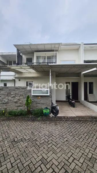 image RUMAH 2 LANTAI DI DE CASSA RESIDENCE, 3 KT (1)