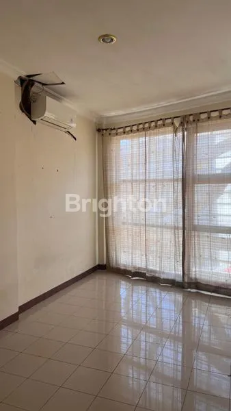 image RUKO 3 LANTAI DI KUTA, LOKASI SANGAT STRATEGIS! (4)