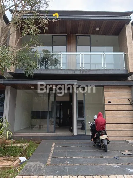 DI JUAL RUMAH 2 LANTAI SEGERA DI THE GOLDEN STONE SERPONG