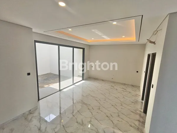 image DIJUAL RUMAH BARU GRESS MANYAR KERTOARJO, LEBAR RUMAH 8, BANGUNAN BAGUS, COCOK UNTUK KELUARGA BESAR (1)