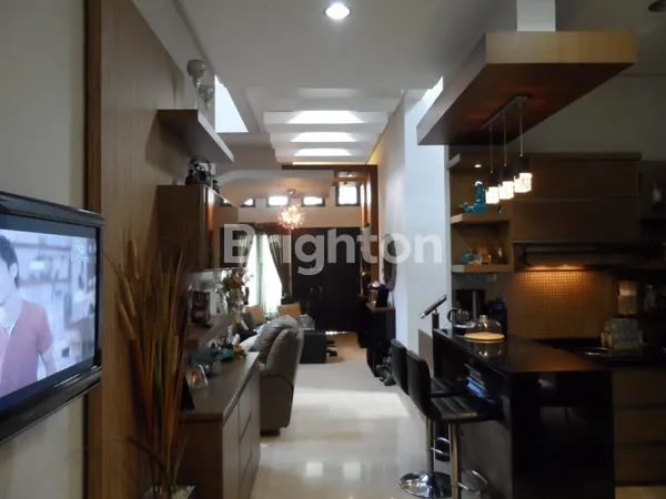 image RUMAH SULTAN RAFFLES HILLS CIBUBUR: ELIT, MEWAH, DEKAT SEMUA, INVESTASI CERDAS! (2)