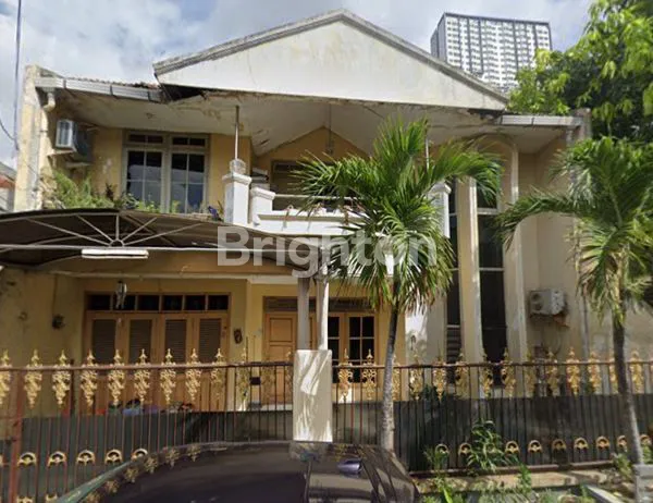 image RUMAH MEWAH 2 LANTAI DI SURABAYA, SIAP HUNI (1)