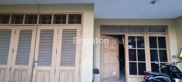 image RUMAH MEWAH 2 LANTAI DI SURABAYA, SIAP HUNI (2)