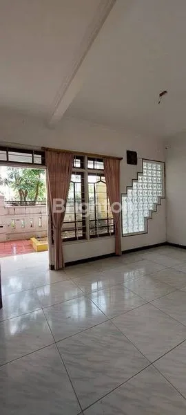 image HUNIAN TERAWAT 2 LANTAI DI BARATAJAYA (6)