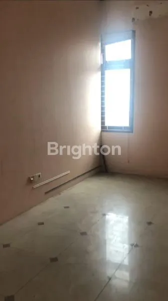 image DISEWAKAN RUKO 3 LANTAI PINGGIR JALAN BESAR (5)