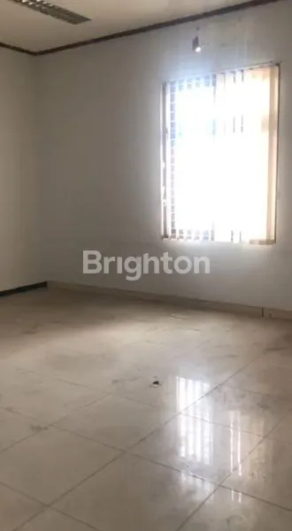 image DISEWAKAN RUKO 3 LANTAI PINGGIR JALAN BESAR (8)