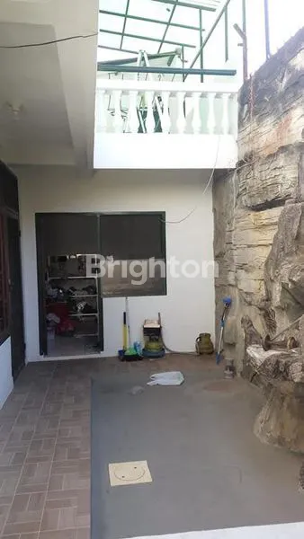 image RUMAH ADA  BANGUNAN UTAMA 1,5 LANTAI ADA GUDANG PLUS KANTOR UKURAN LUAS DEKAT KAMPUS WM KALIJUDAN (3)