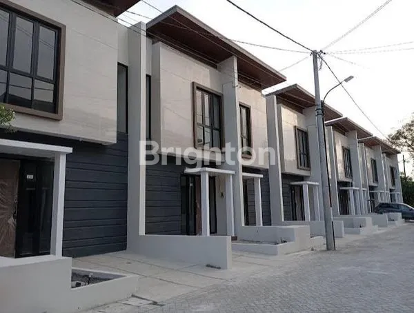 image RUMAH 2 LANTAI SURABAYA TIMUR * ALANA WONOREJO *  CIAMIK POOL (5)