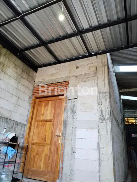 image RUMAH DAN KANDANG SAPI PERAH MODERN DI BATU (2)