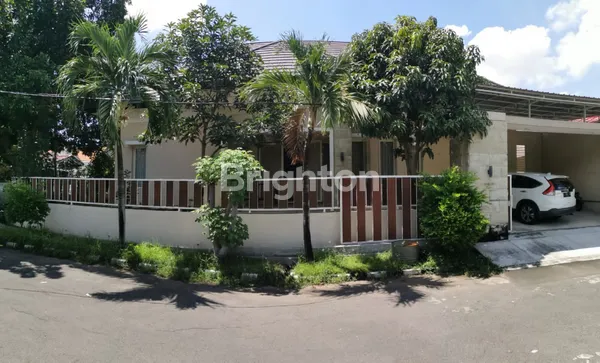 RUMAH HOOK DARMO PERMAI TIMUR