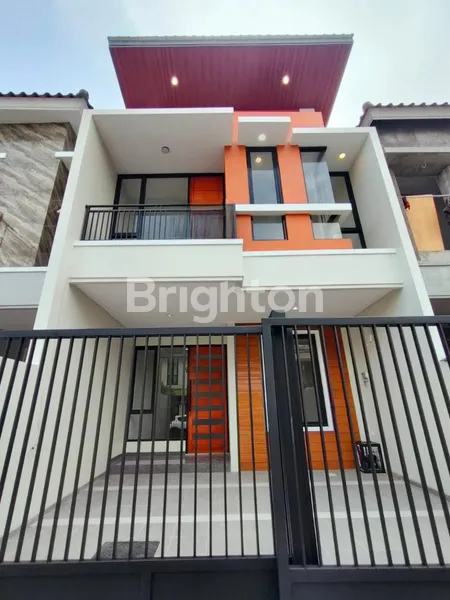 image RUMAH BARU 2 LANTAI SIAP HUNI DI PANTAI MENTARI, DEKAT RAYA KENJERAN (1)