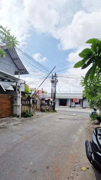 image RUMAH 2 LANTAI SIAP HUNI – LOKASI STRATEGIS DI TUKAD BARITO, DENPASAR SELATAN\N (7)