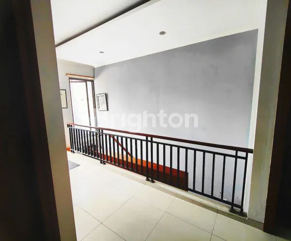 image RUMAH 2,5 LANTAI LOKASI SUPER PREMIUM DEKAT MAL AGORA, PERKANTORAN THAMRIN NINE DAN UOB PLAZA DI THAMRIN, JAKARTA PUSAT (4)