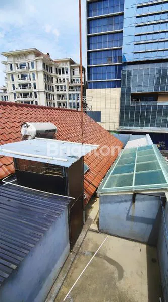 image RUMAH 2,5 LANTAI LOKASI SUPER PREMIUM DEKAT MAL AGORA, PERKANTORAN THAMRIN NINE DAN UOB PLAZA DI THAMRIN, JAKARTA PUSAT (6)