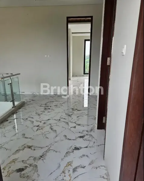 image RUMAH  BABATAN PRATAMA WIYUNG DEKAT PAKUWON, GRAHA FAMILY, WIYUNG, CITRALAND (5)