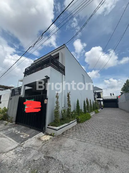 image DISEWAKAN – RUMAH 2 LANTAI LOKASI STRATEGIS (4)