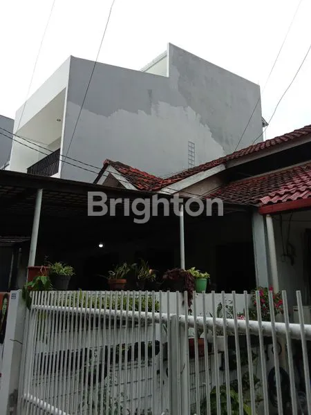 image DIJUAL CEPAT RUMAH 1.5 LANTAI DI TAMAN SEMANAN INDAH (6)