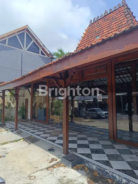 image DI SEWAKAN TOKO MODEL JOGLO DI JALAN UTAMA KEROBOKAN COCOK UNTUK RESTO, COFFESHOP ATAUPUN OFFICE  (3)