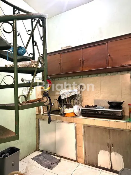 image RUMAH STRATEGIS DI GRIYA CINERE (6)