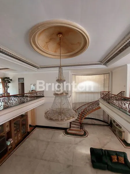 image RUMAH MEWAH 2 LANTAI DHARMAHUSADA INDAH, SURABAYA TIMUR. DEKAT RAYA MERR KERTAJAYA INDAH - MANYAR KERTOARJO - KAMPUS UNAIR - GALAXY MALL - RS UNAIR - RSUD HAJI SURABAYA - KAMPUS ITS, DLL. (2)