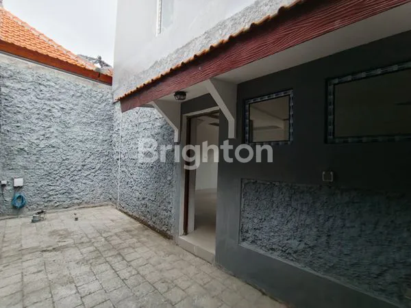 image RUMAH CANTIK 2 LANTAI DI KEBOIWA UTARA, DENPASAR BARAT (6)