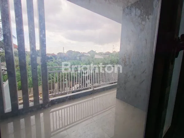 image RUMAH CANTIK 2 LANTAI DI KEBOIWA UTARA, DENPASAR BARAT (8)