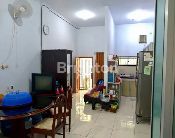 image HUNIAN NYAMAN RUMAH 3 LANTAI DI JELAMBAR,  ROW 1 MOBIL (2)