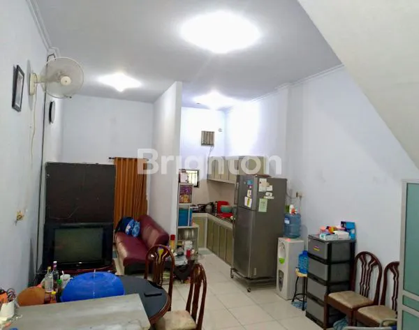 image HUNIAN NYAMAN RUMAH 3 LANTAI DI JELAMBAR,  ROW 1 MOBIL (3)