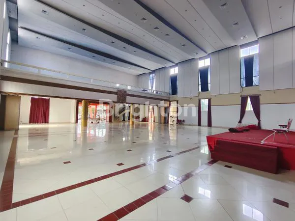 image CONVENTION HALL. GEDUNG PERTEMUAN MAJESTI. LOKASI STRATEGIS DI JALAN RAYA UTAMA GAJAHMADA, PUSAT KOTA SEMARANG (4)