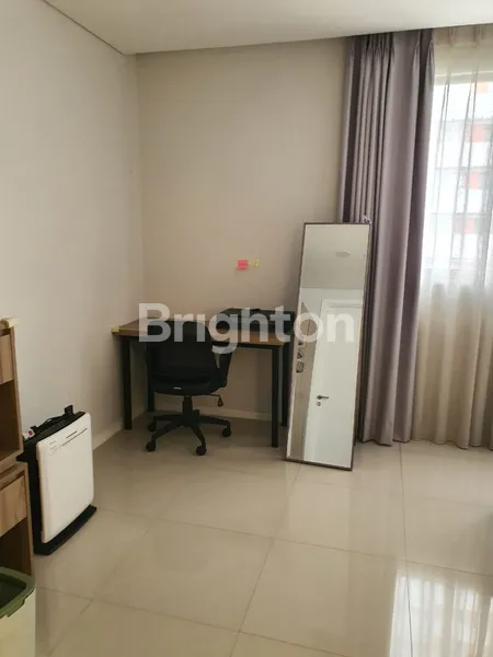 image DIJUAL APARTMENT 2 KAMAR TIDUR POOL VIEW DI PADDINGTON HEIGHT ALAM SUTERA (3)